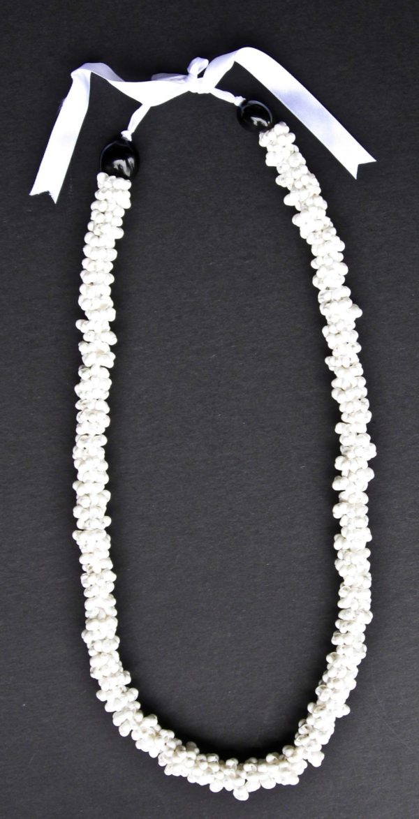 White Mongo Shell Lei